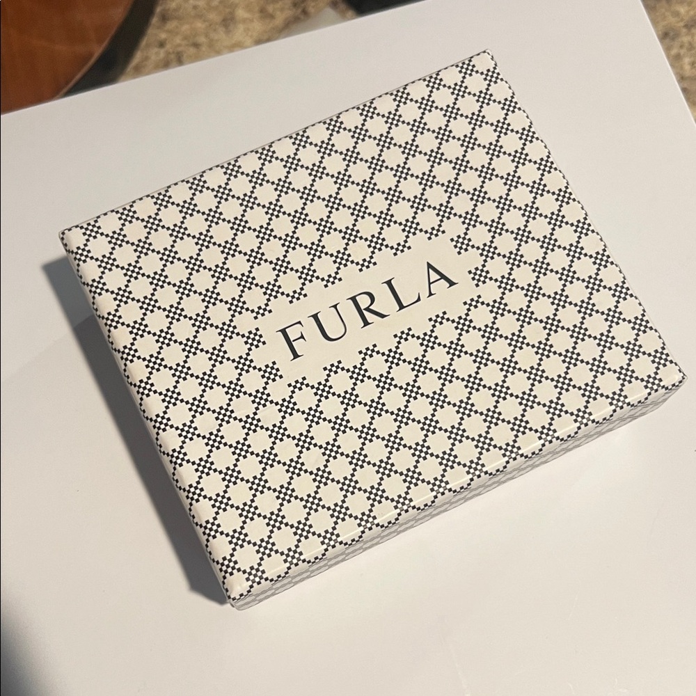 Furla Monochrome Geometric Wallet